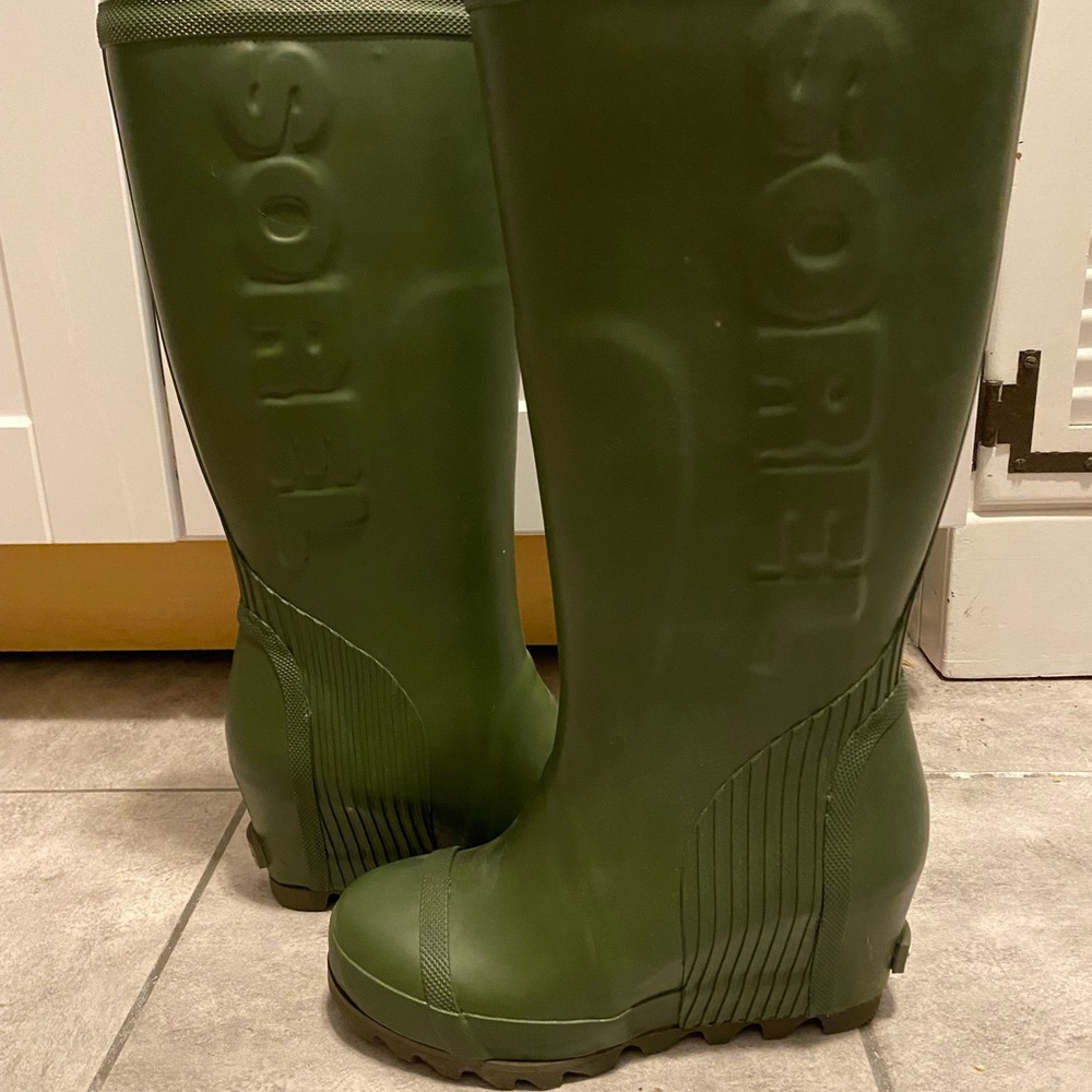 Sorel Joan Wedge Rain Boot, Size 6, Olive Green